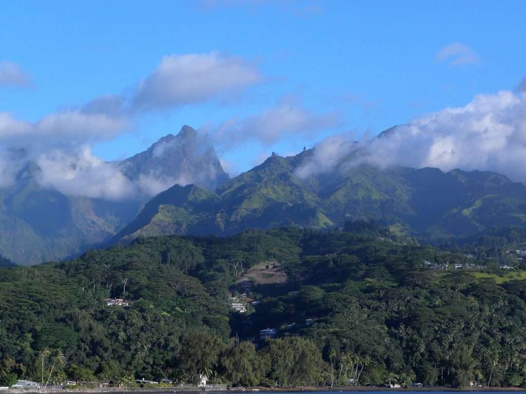 Romantic Tahitian Getaways For The Perfect Couple Vacation