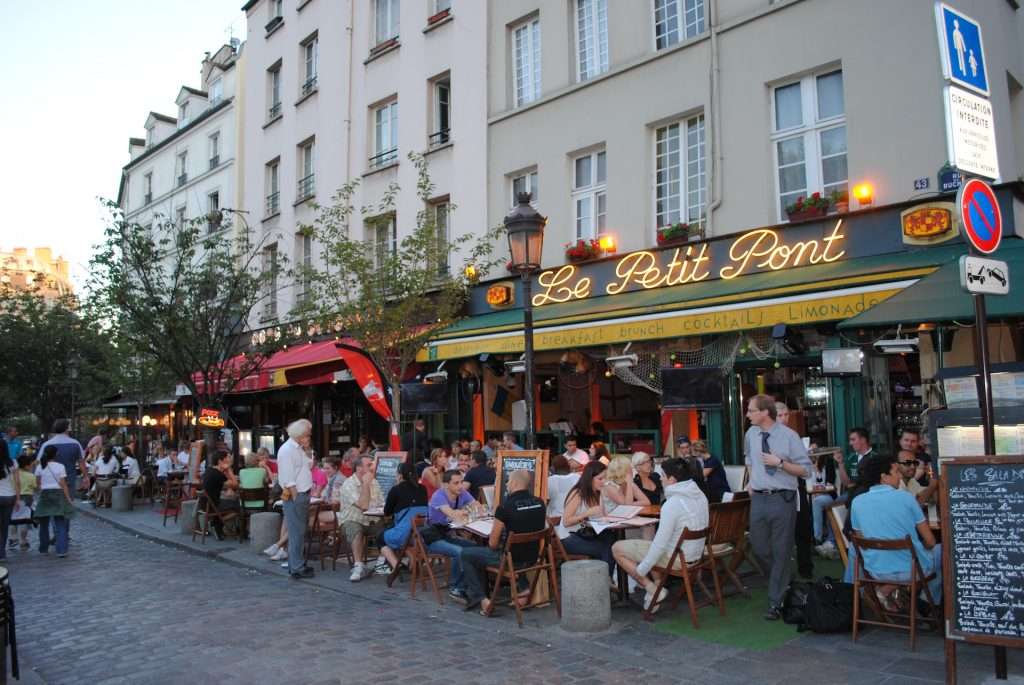 Le Petit Pontoise, best coffee shops in paris 