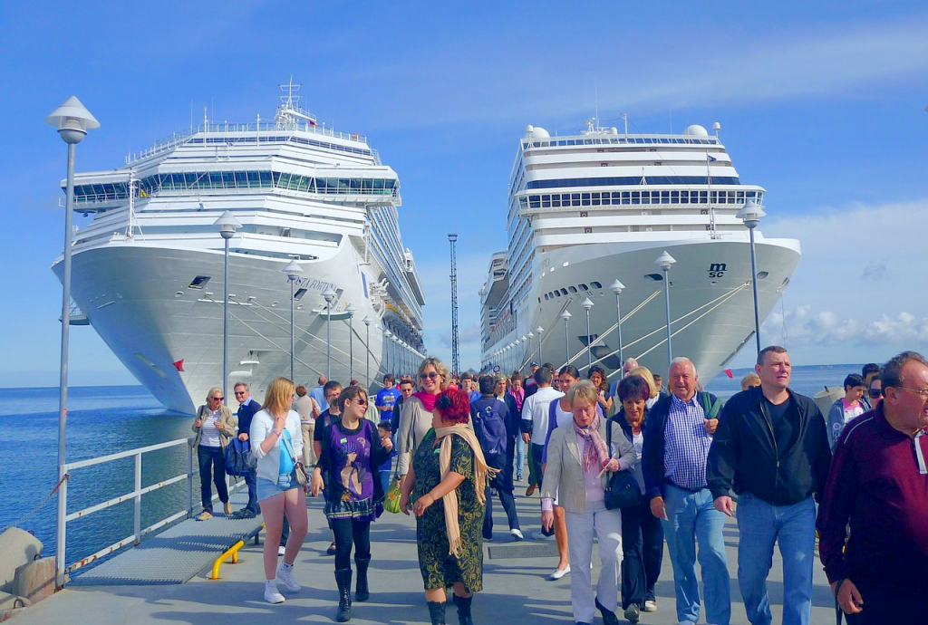 Best Things You Should Definitely Pack For a Cruise In 2025