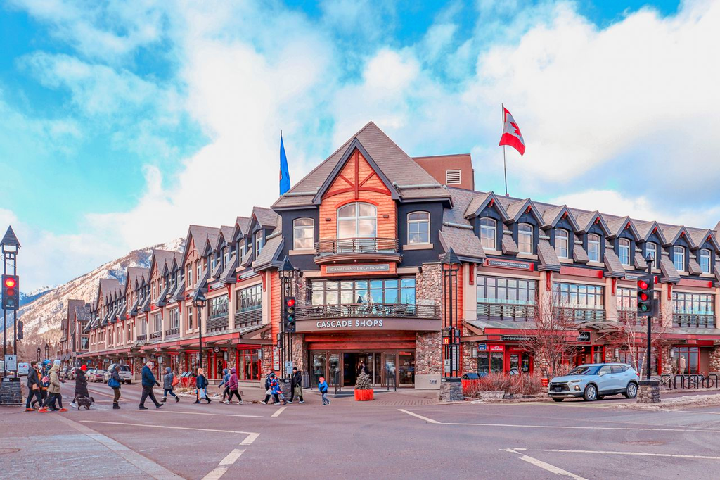 Where to Stay in Banff for Families: Best Areas & Family Hotels 2026 Guide banff, alberta, canadá (2)